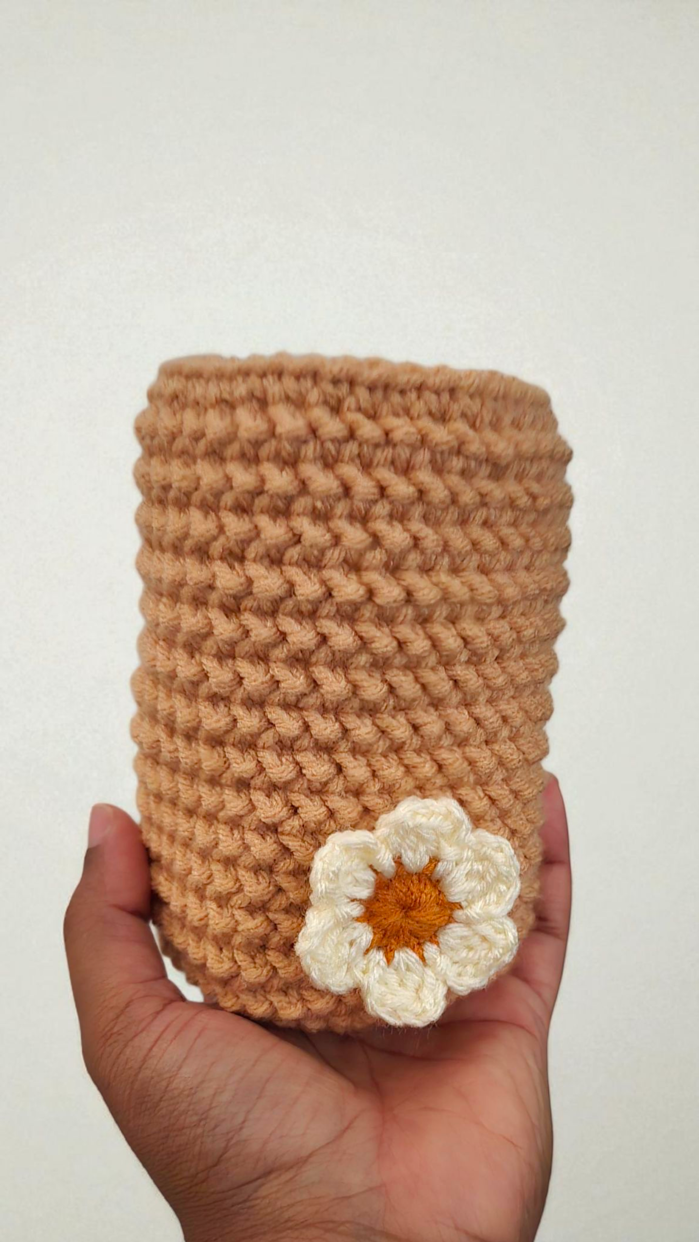 Handmade Beige Crochet Mason Jar Cozy with White Petal Flower – Farmhouse Kitchen & Rustic Table Decor