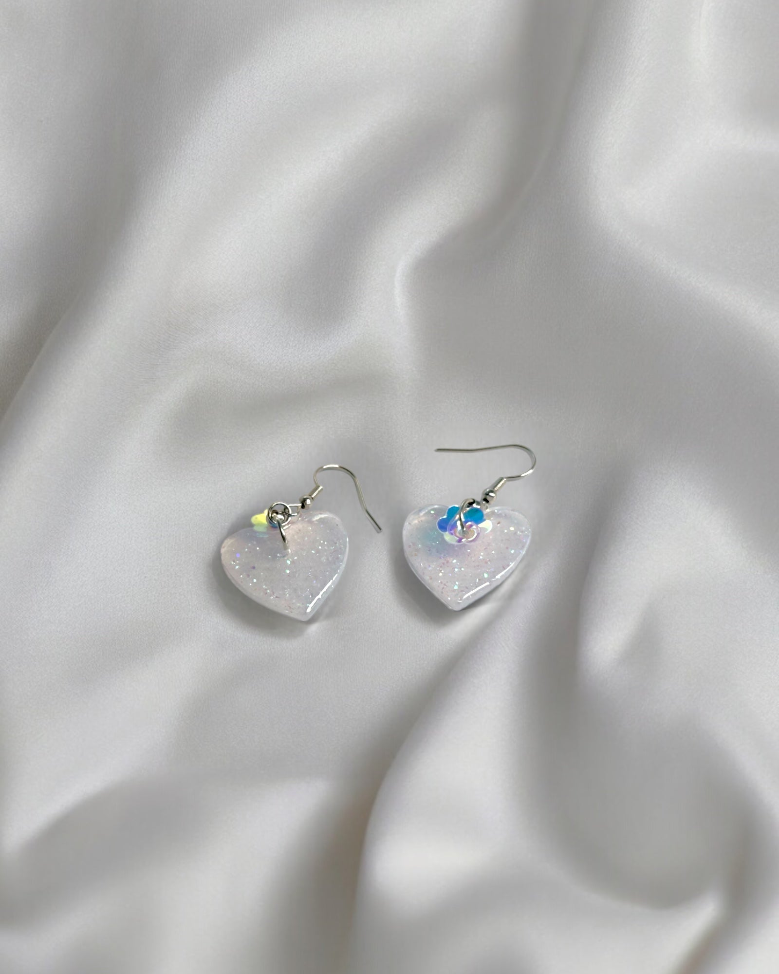 Frillmart Women's White Resin Heart Stud Earrings (Small)