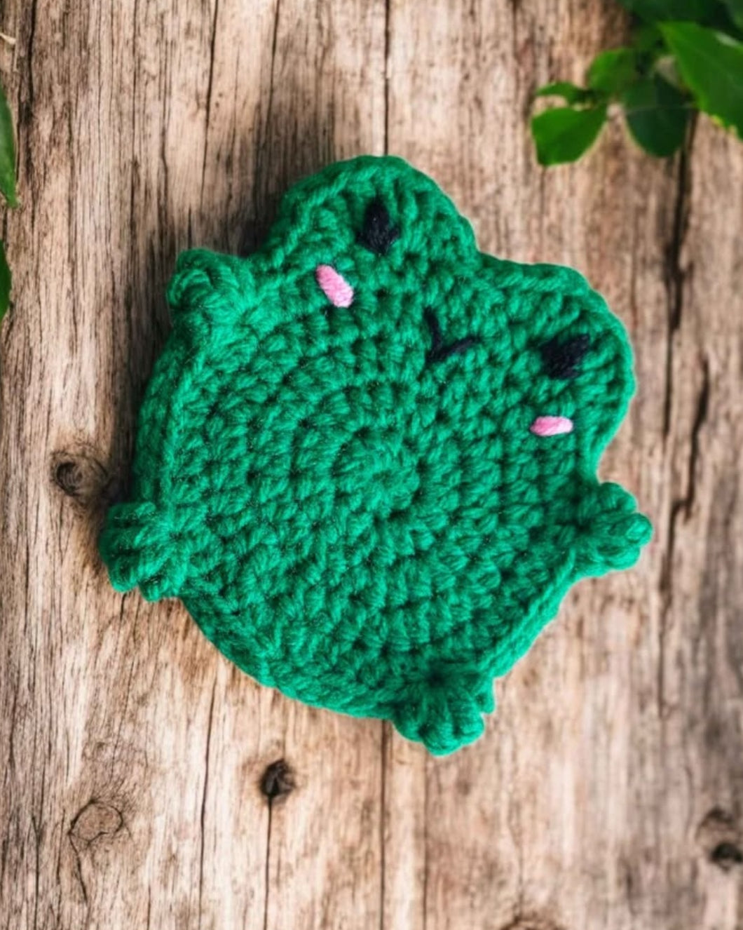 Green Frog Crochet Coaster – Handmade Crochet Drink Mat, Cute Home Decor & Table Protector