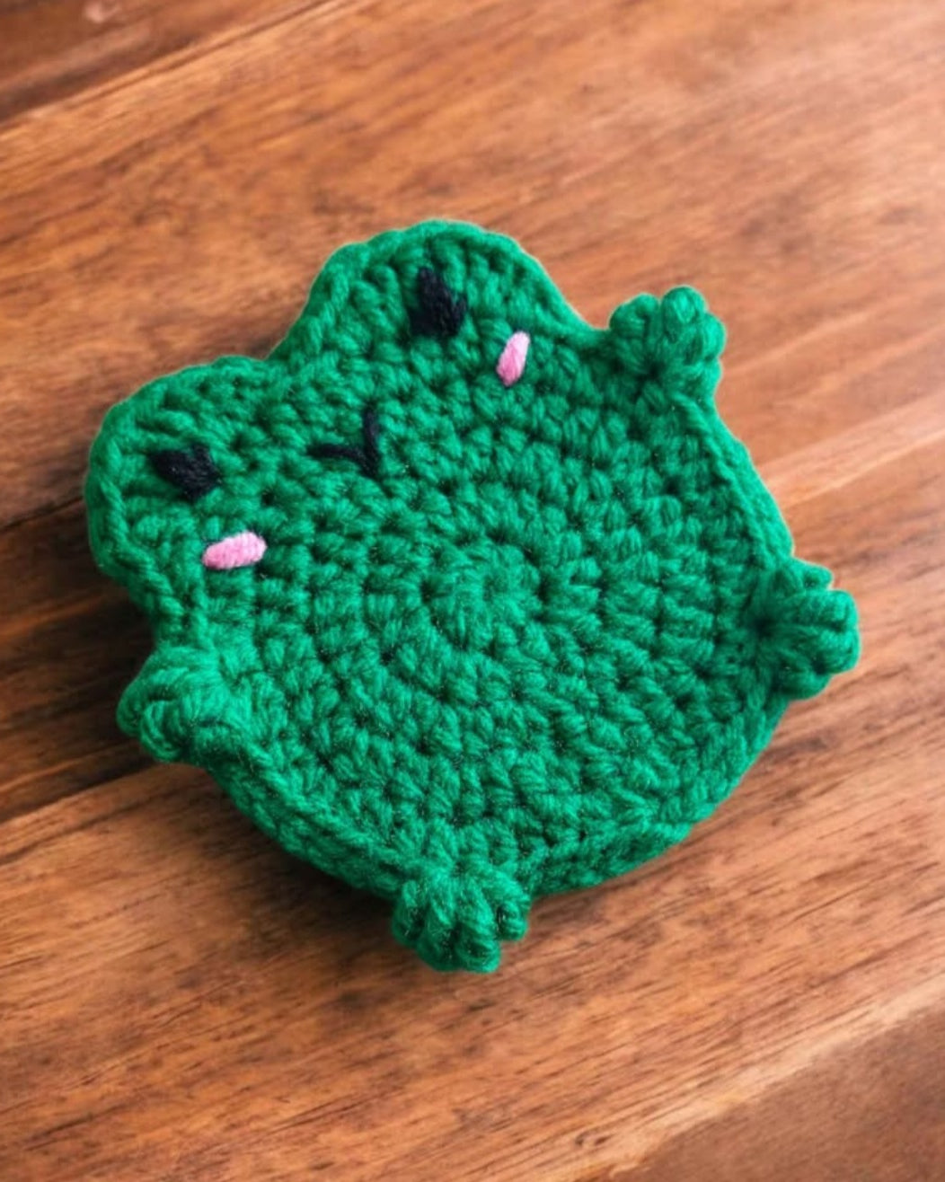 Green Frog Crochet Coaster – Handmade Crochet Drink Mat, Cute Home Decor & Table Protector