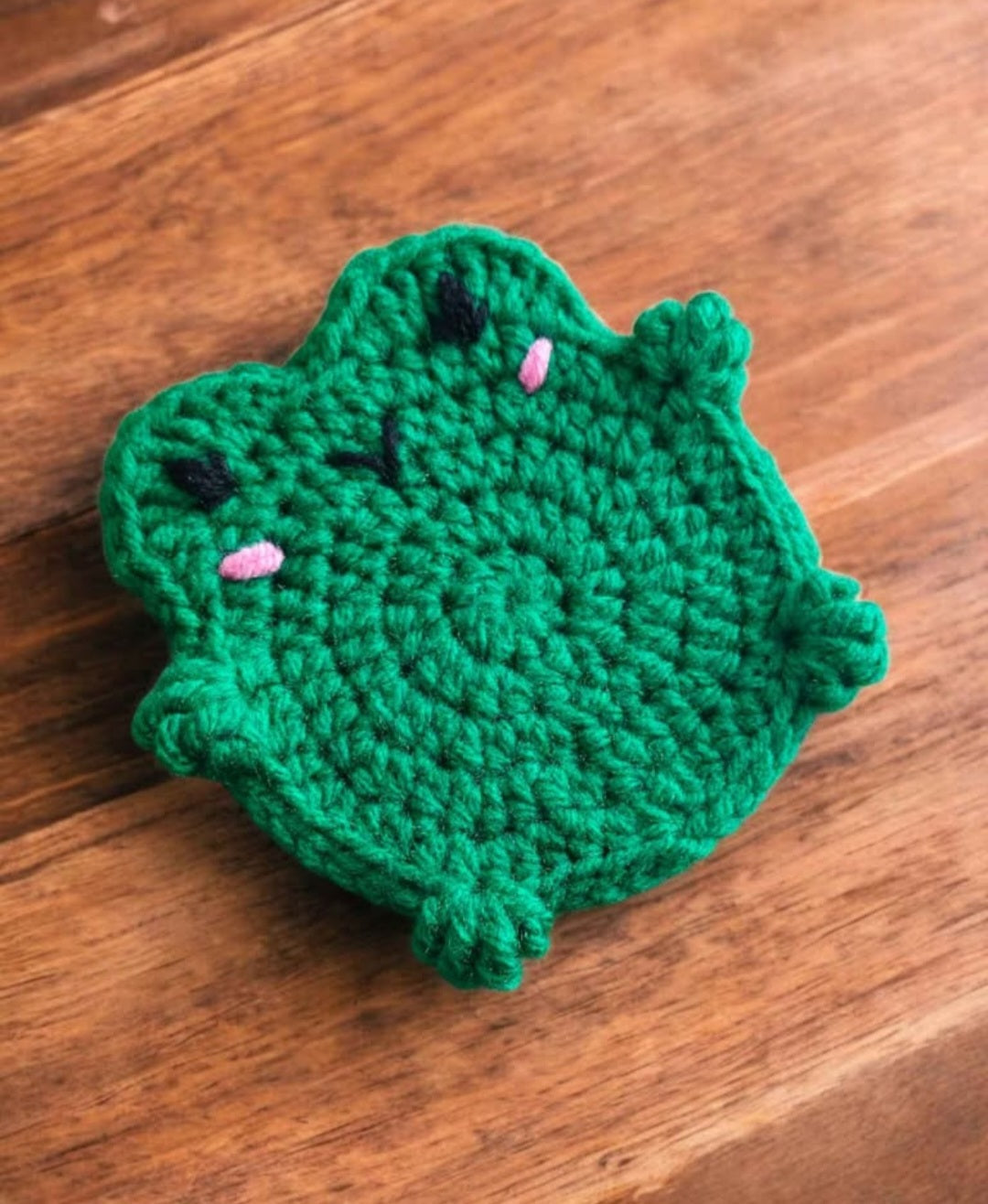 Green Frog Crochet Coaster – Handmade Crochet Drink Mat, Cute Home Decor & Table Protector